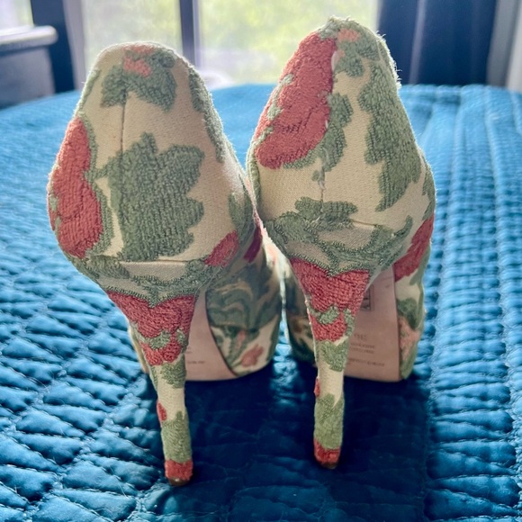 Dolce & Gabbana Tapestry/Brocade Platform Floral Pump - Picture 3 of 5